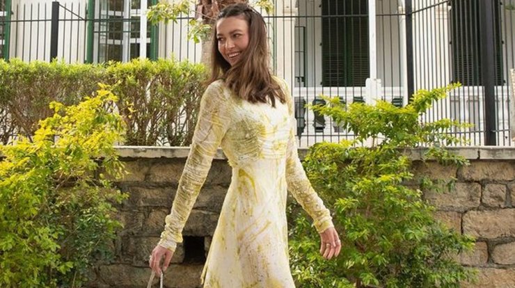 Το cherry nail art της Εβελίνας Σκίτσκο