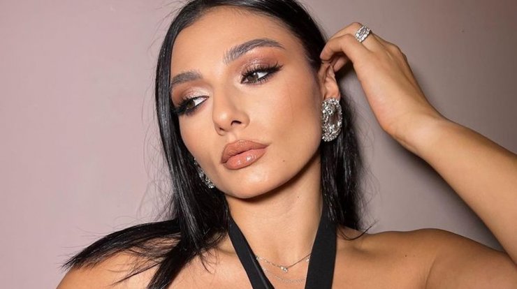 Η Δήμητρα Ευσταθίου σου δίνει μια τέλεια ιδέα για το βραδινό σου μακιγιάζ