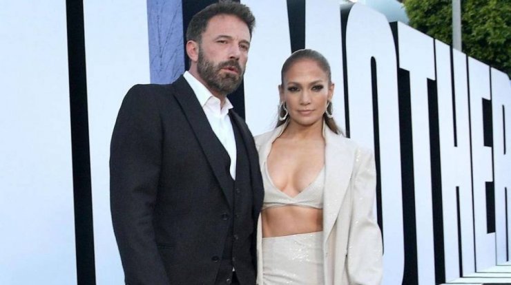Jennifer Lopez – Ben Affleck: Τα παθιασμένα φιλιά τους στην μέση του δρόμου [βίντεο]