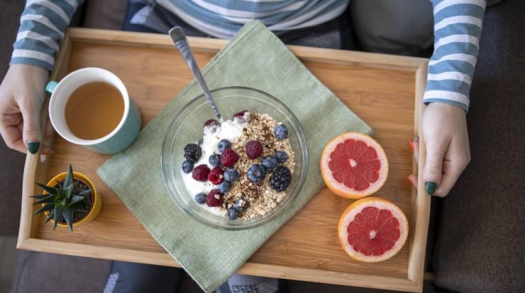 8 λόγοι για να εντάξεις τα berries στη διατροφή σου σύμφωνα με τη nutritionist 