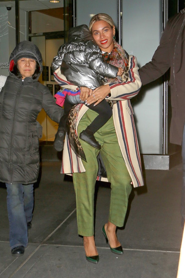 Beyonce: Αγκαλιά με την κόρη της 