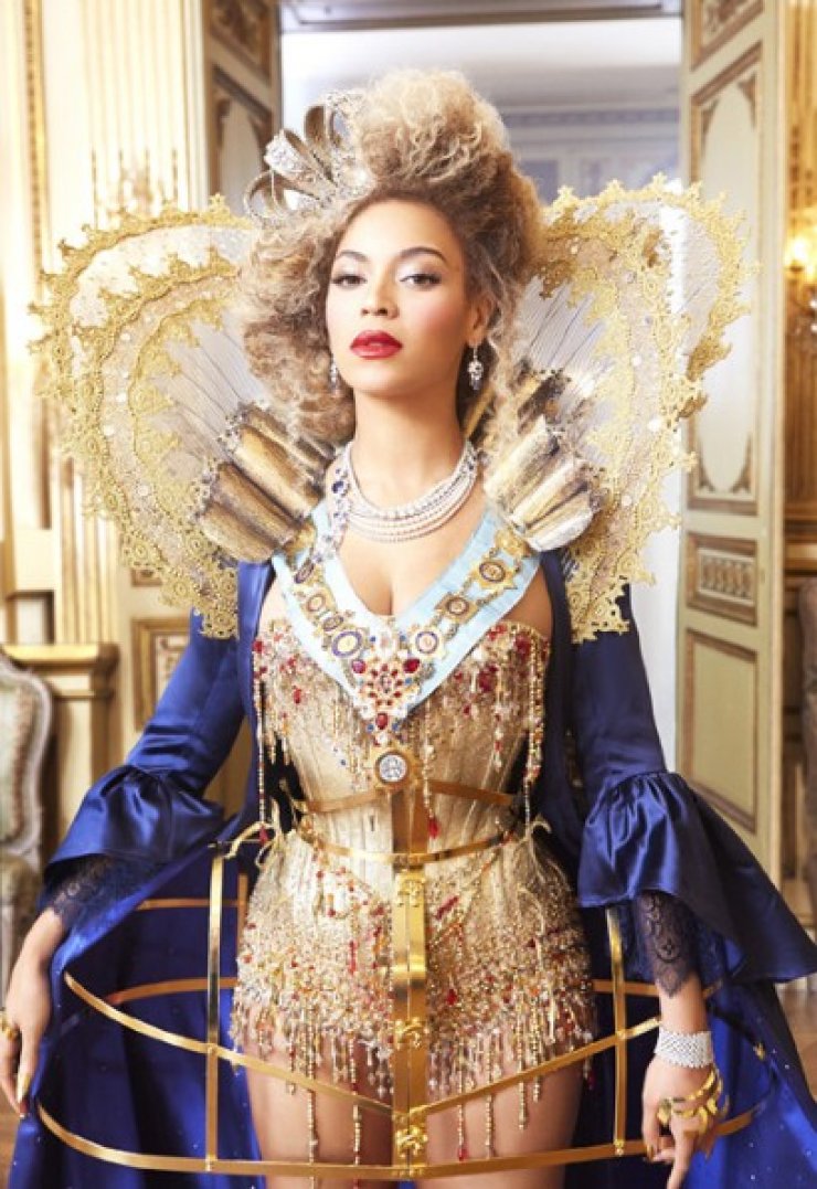 Η  Beyoncé Knowles με DSquared2