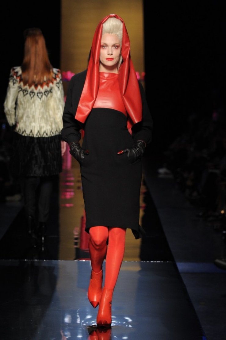 Η Βίκυ Καγιά περπάτησε στο show του Jean Paul Gaultier