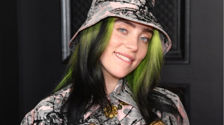 Η Billie Eilish άλλαξε hair look και κατενθουσιαστήκαμε 