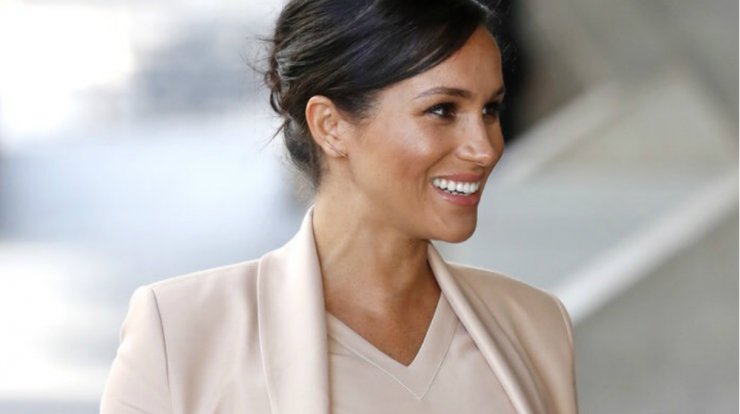 H ανοιξιάτικη σεζόν έχει blush απόχρωση