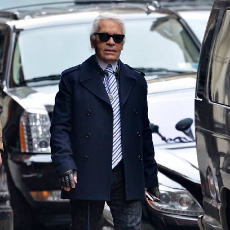 Βιβλίο αφιερωμένο στον Karl Lagerfeld
