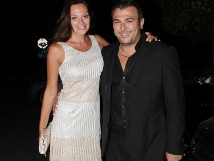  Ρέμος-Μπόσνιακ: Στην Τήνο για το τάμα του Αντώνη!