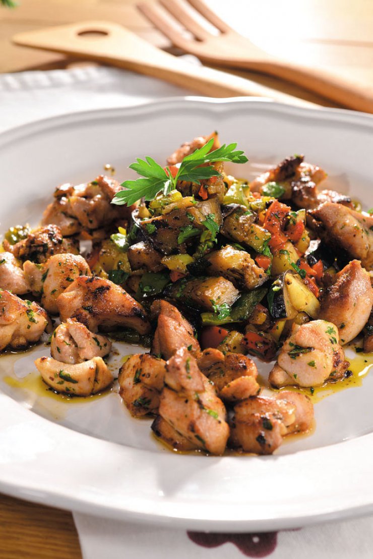 Μπουτάκια κοτόπουλο τηγανιά, με cajun και λαχανικά