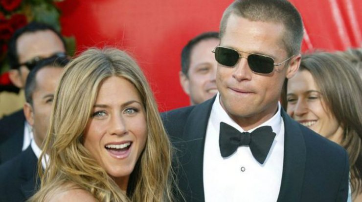 Brad Pitt: Απαντά στην κάμερα σε ερώτηση paparazzi για επανασύνδεσή του με τη Jennifer Aniston 