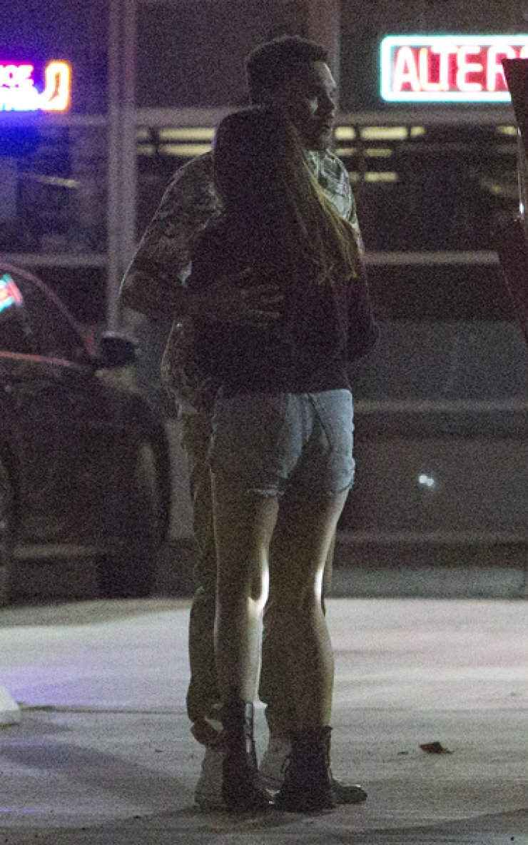 Chris Brown: Με νέα γυναίκα στην αγκαλιά του [εικόνες]