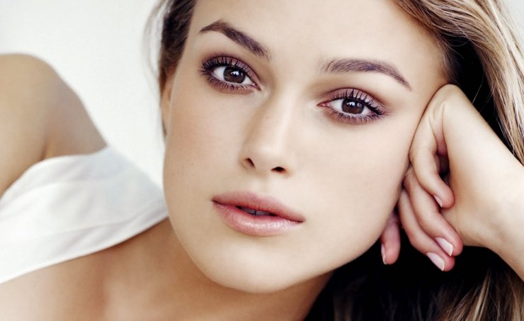 Τι πρέπει να επιλέγεις για να τονίσεις τα καστανά σου μάτια;