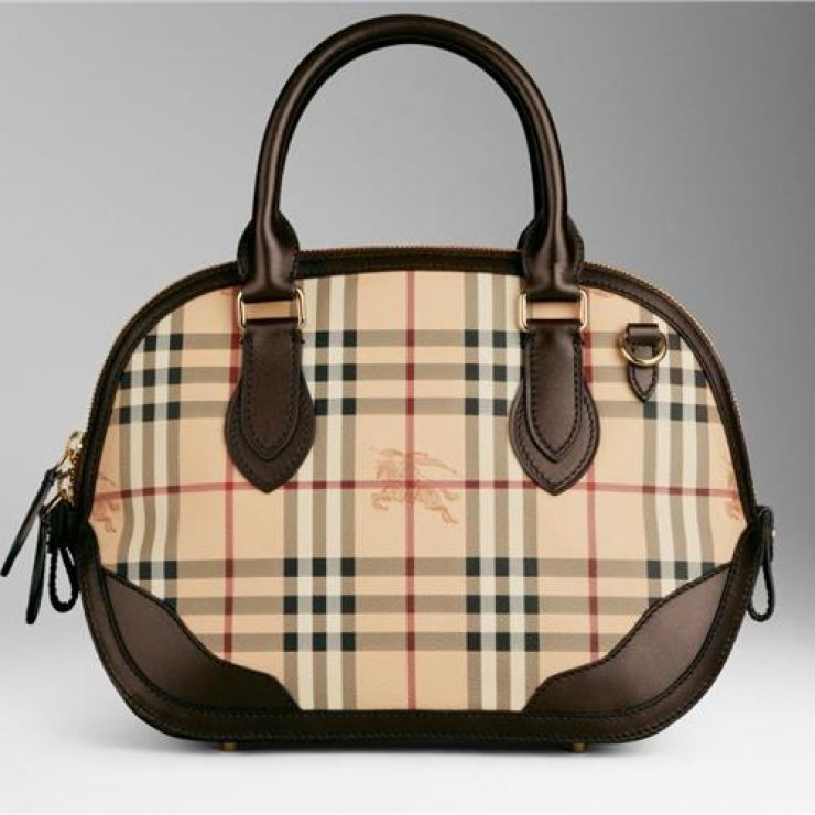 Tέλος στο καρό του Burberry; 