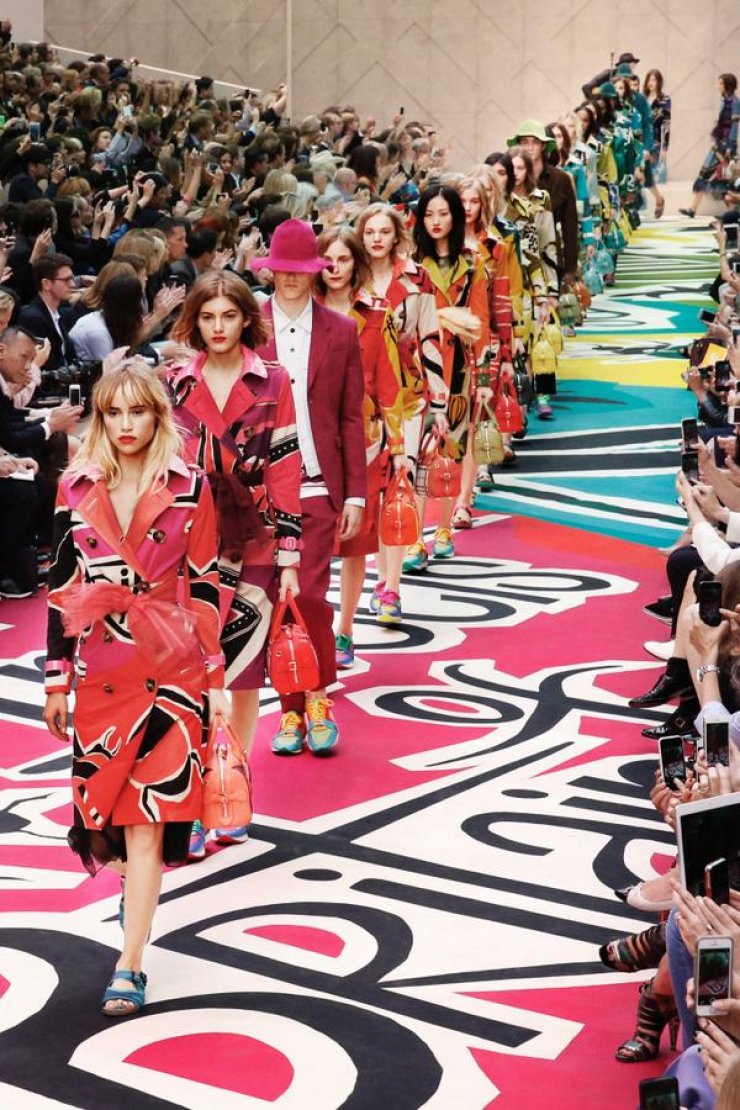 LFW: Η καρδιά της μόδας χτυπά στο Λονδίνο