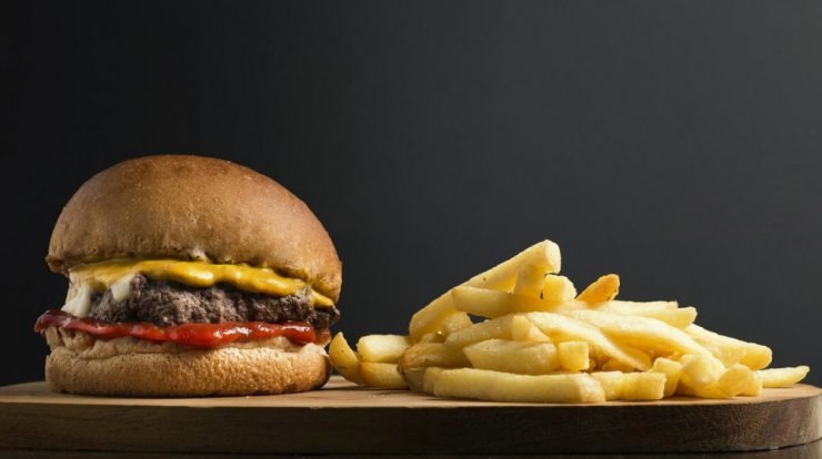 Γιατί όλοι μιλάνε για τα μπεργκεράδικα της Λάρνακας