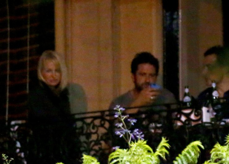 Gerard Butler: Ξανθιά συντροφιά στο πλάι του [φωτογραφίες]