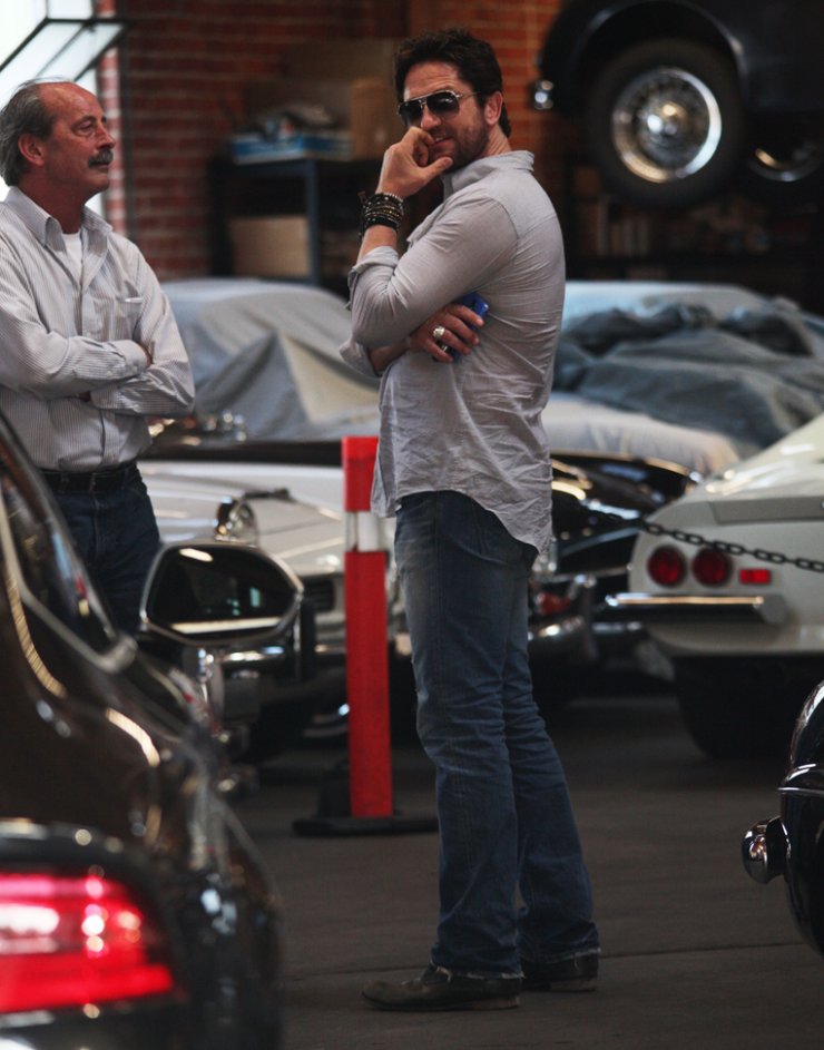 Σταρ του Hollywood ψάχνει για αυτοκίνητο [φωτογραφίες]