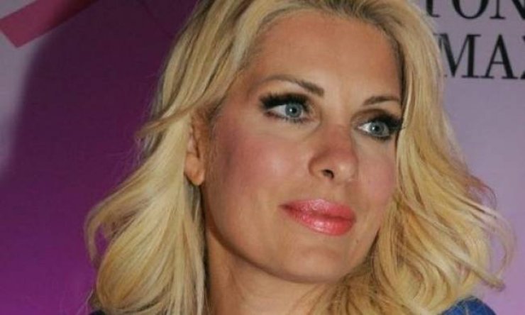 Ελένη Μενεγάκη: «Τσακωνόμασταν επί δέκα μέρες με την μάνα μου»