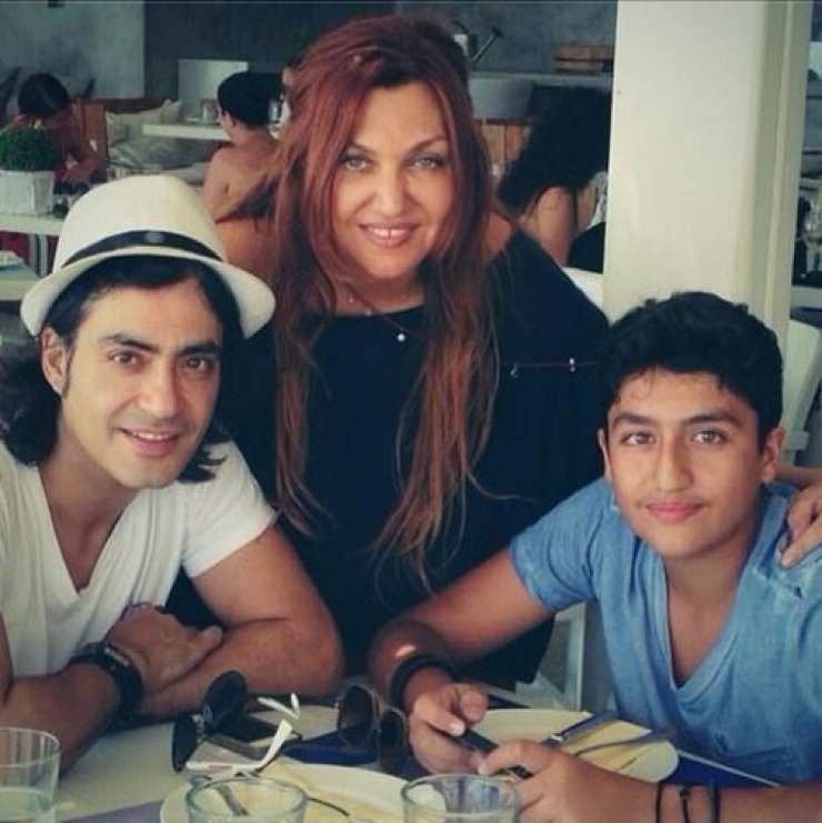 Γαρμπή-Σχοινάς: Διακοπές στη Μύκονο!