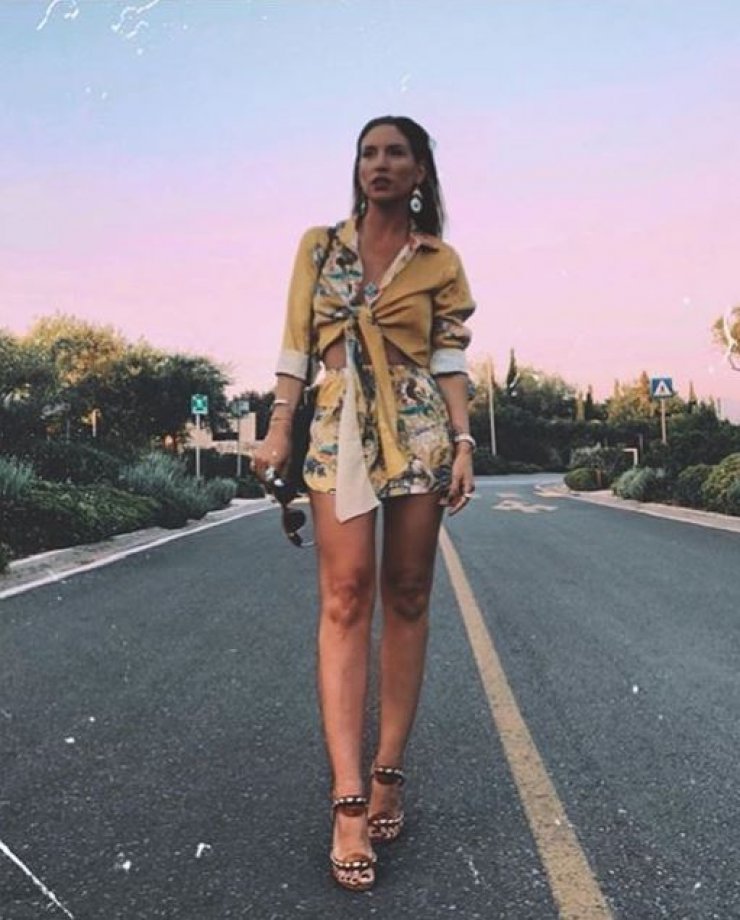 Αθηνά Οικονομάκου: Φωτογράφισε το σύζυγό της με το μωρό τους και "έλιωσε" το instagram!