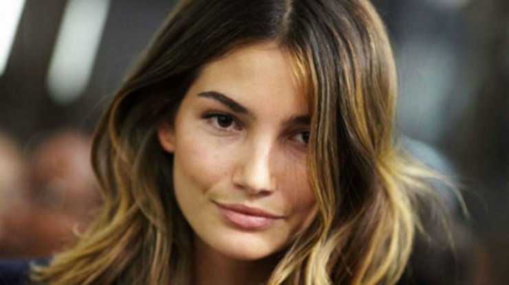 Τέσσερα χρώματα που θα σε κάνουν να δείχνεις 10 χρόνια νεότερη