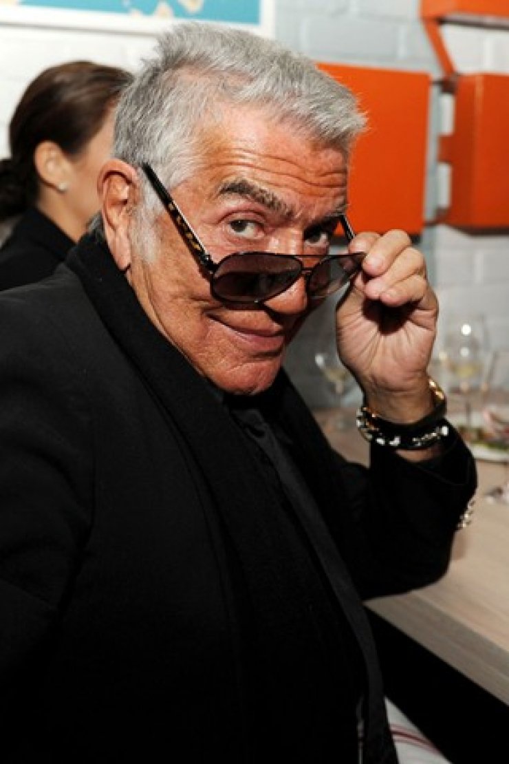 Προς πώληση ο οίκος Roberto Cavalli;