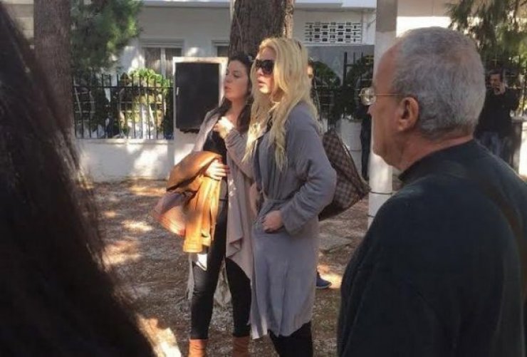 Συντετριμμένη η Μαρία Γεωργακάκη: Στην εκκλησία η πρώην κοπέλα του Παντελίδη που για εκείνη έγραψε πολλές επιτυχίες!