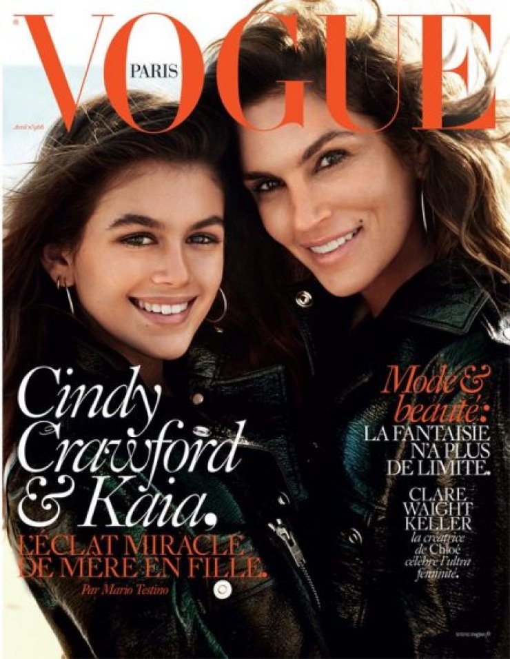 Η Cindy Crawford ποζάρει με την κόρη της, στη γαλλική Vogue