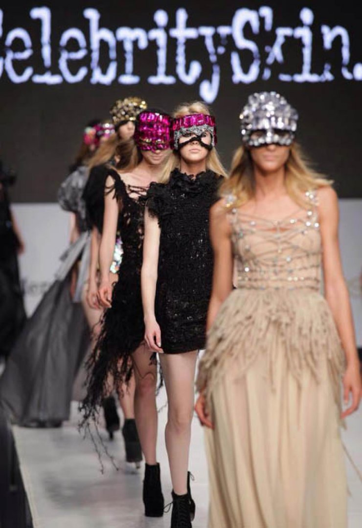 Το show των Celebrity Skin στην Mercedes-Benz AXDW