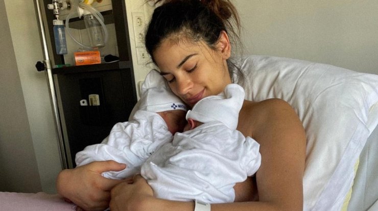 Χριστίνα Μπόμπα: Το βίντεο μέσα από το μαιευτήριο που εντοπίσαμε και η ιδιαιτερότητά του