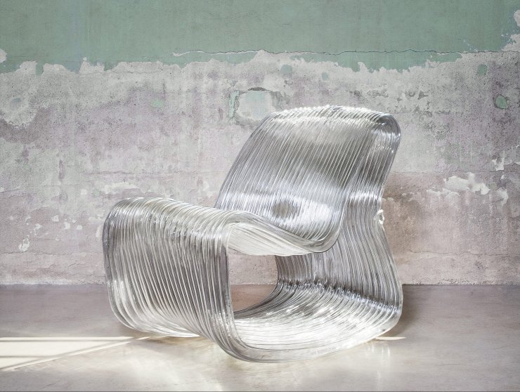 Μια διάφανη πολυθρόνα!