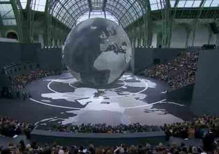 Tο video από το show του οίκου Chanel