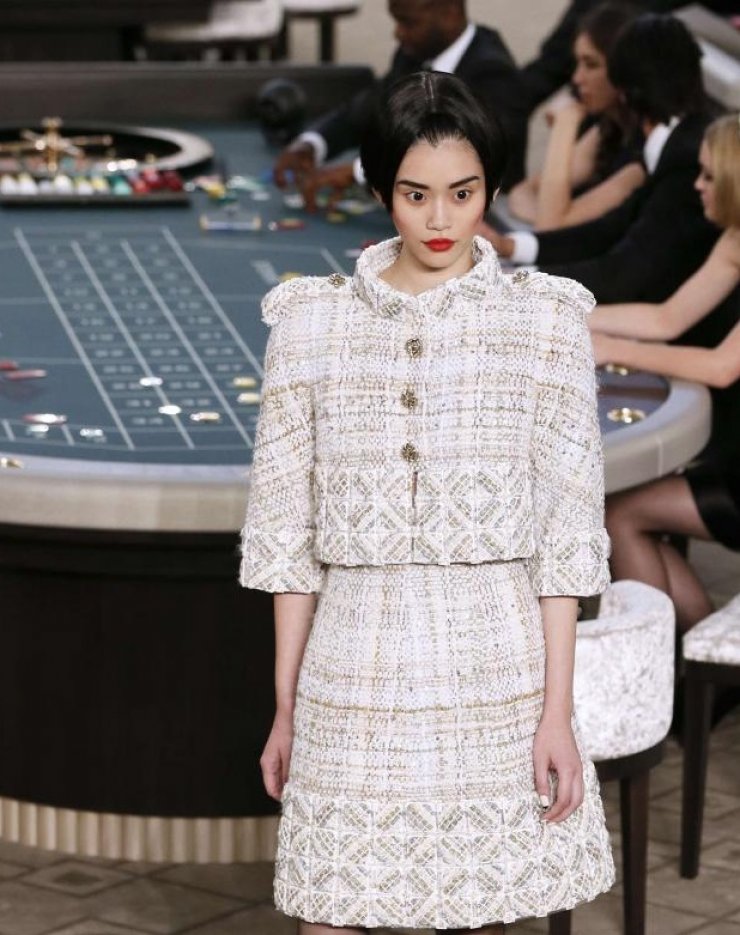 Πως φτιάχνεται ένα jacket Chanel [βίντεο]