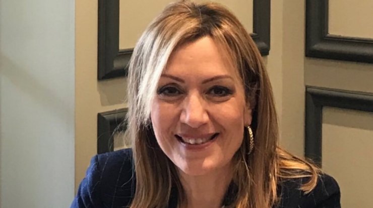 Ειρήνη Χαραλαμπίδου: Πήγε στο γάμο της βαφτιστήρας της με τζιν 