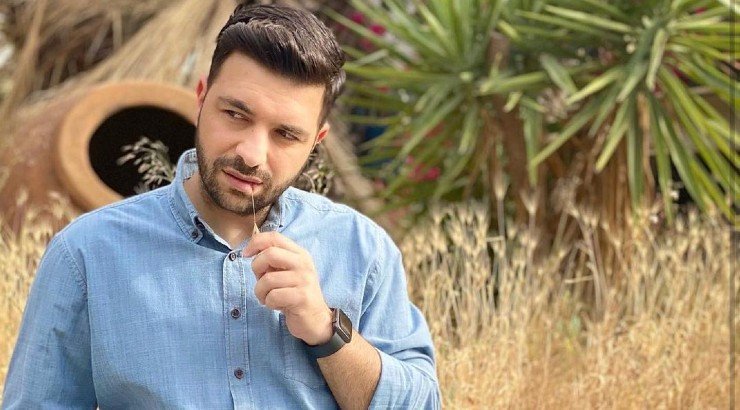 Δύσκολο βράδυ για τον Χάρη Παπαθεοχάρους! 