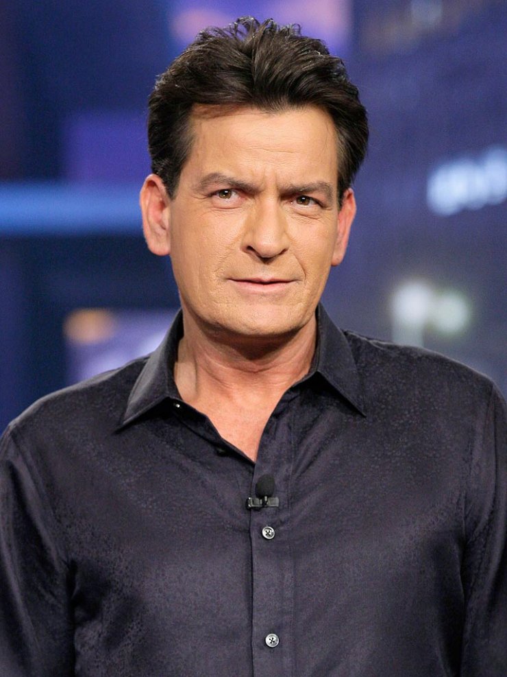 Charlie Sheen: Το απίστευτο video που τον δείχνει να κάνει στοματικό έρωτα σε άντρα και χρήση ναρκωτικών