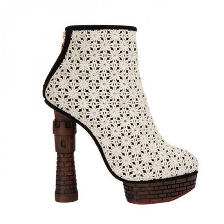 Το πιο περίεργο παπούτσι από τη Charlotte Olympia  