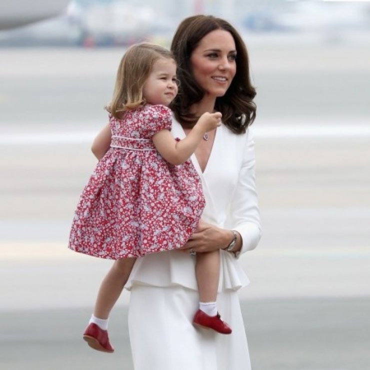 Η Πριγκίπισσα Charlotte φόρεσε τα παιδικά παπουτσάκια του Πρίγκιπα Harry!