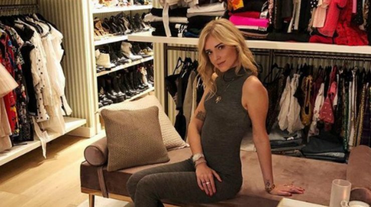 Μείναμε με το στόμα ανοιχτό! Η Chiara Ferragni μας έκανε ξενάγηση στην γκαρνταρόμπα της! [βίντεο]