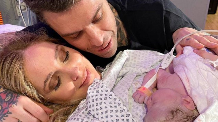 Chiara Ferragni – Fedez: Οι συγκινητικές εικόνες τα πρώτα λεπτά μετά τον τοκετό! 