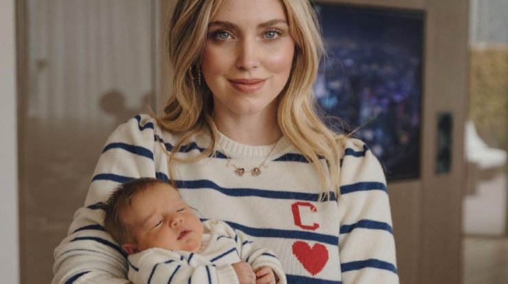 Chiara Ferragni: Οικογενειακή φωτογραφία με matching ριγέ πουλόβερ