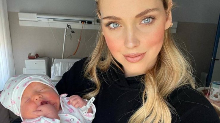 Chiara Ferragni: Μοιράστηκε την πρώτη εικόνα με τη μικρή Vittoria λίγα λεπτά μετά τη γέννησή της!