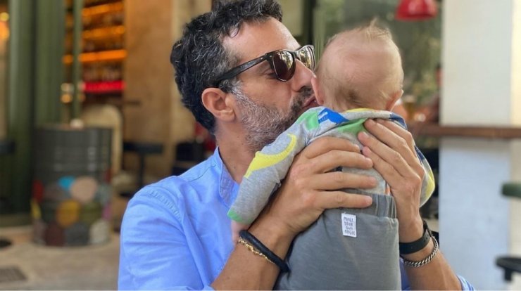 Γιώργος Χρανιώτης: Ο γιος του μεγάλωσε αρκετά και άρχισε να μπουσουλάει [βίντεο]