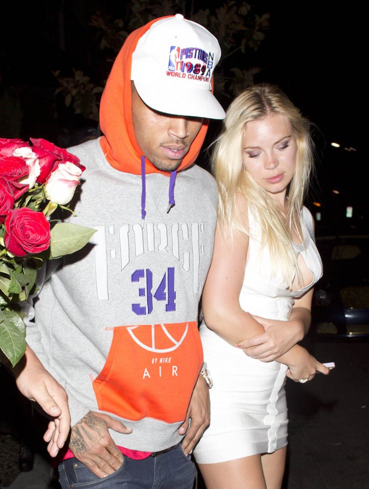 O Chris Brown και η μυστηριώδης ξανθιά!