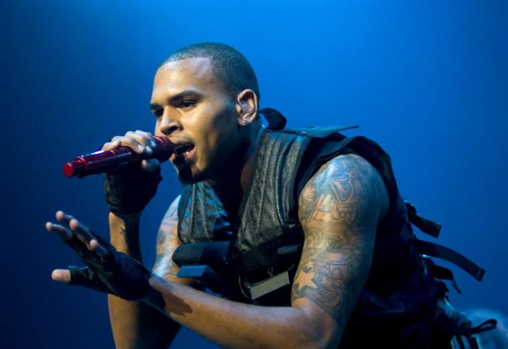 Σε νέες περιπέτειες ο Chris Brown