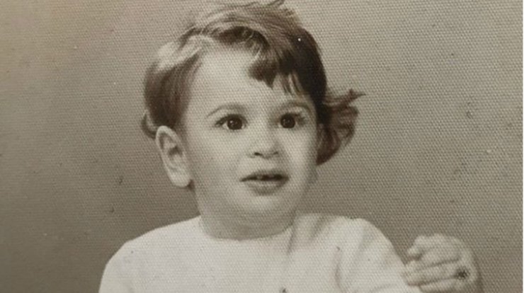 Ποια επώνυμη Κύπρια είναι το χαριτωμένο κοριτσάκι στη φωτογραφία;