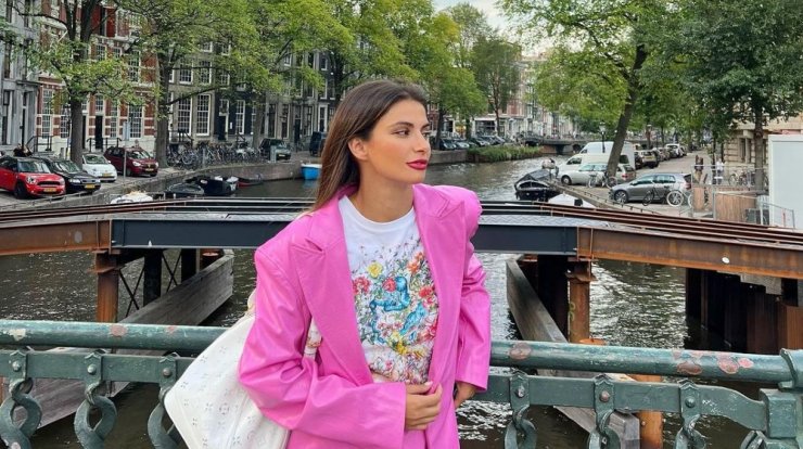 Κριστίν Παναγή: Το φόρεμα της είναι ότι πιο σέξυ θα δεις σήμερα 