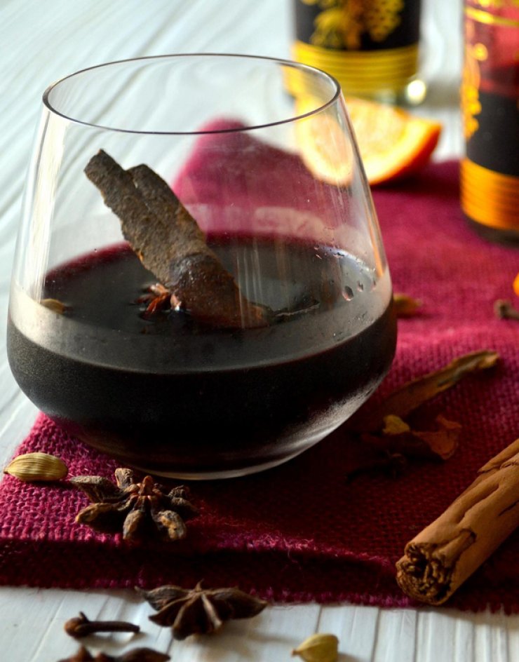 Zεστό κρασί και γλυκά Μουσείο Τεχνών Λουκίας & Μιχαλάκη Ζαμπέλα