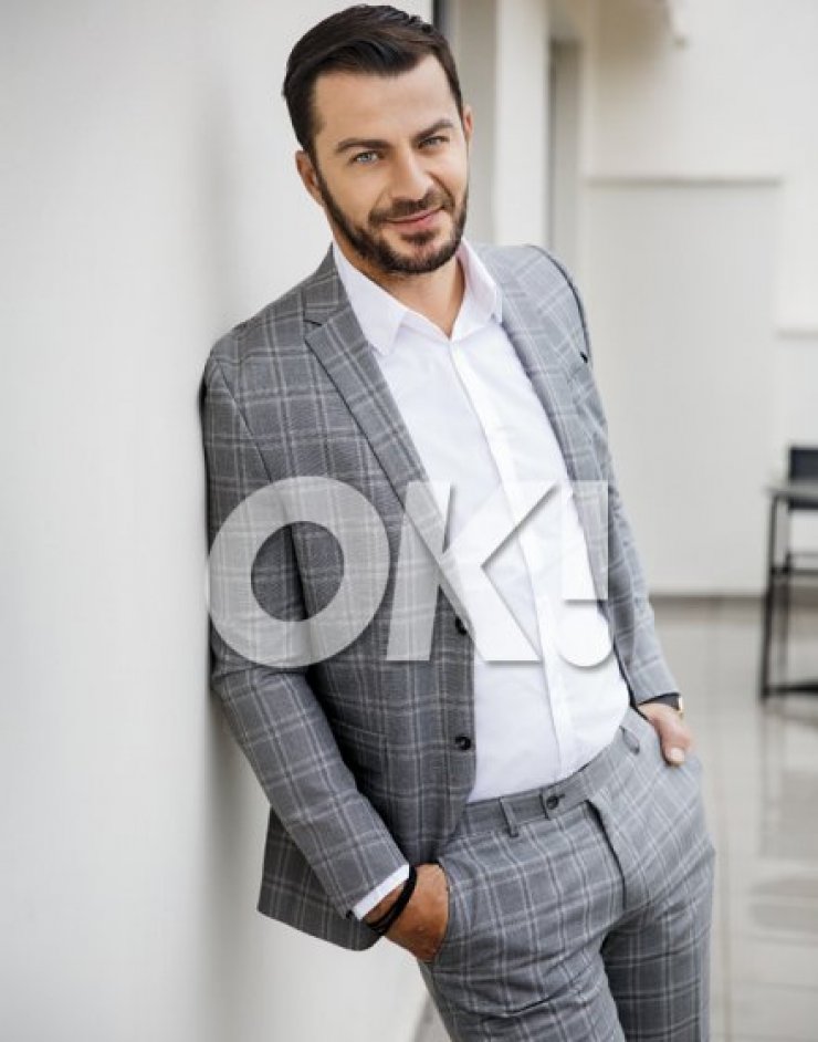 Δεν θα πιστεύετε με ποιαν πασίγνωστη παρουσιάστρια απαθανάτισαν τον Γιώργο Αγγελόπουλο