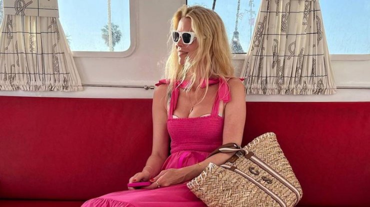 Claudia Schiffer: Στην Ελλάδα για διακοπές – Ποιο νησί επέλεξε;