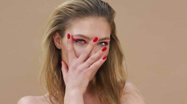 Colorful magic: H τάση που θα κυριαρχήσει στα μάτια σου